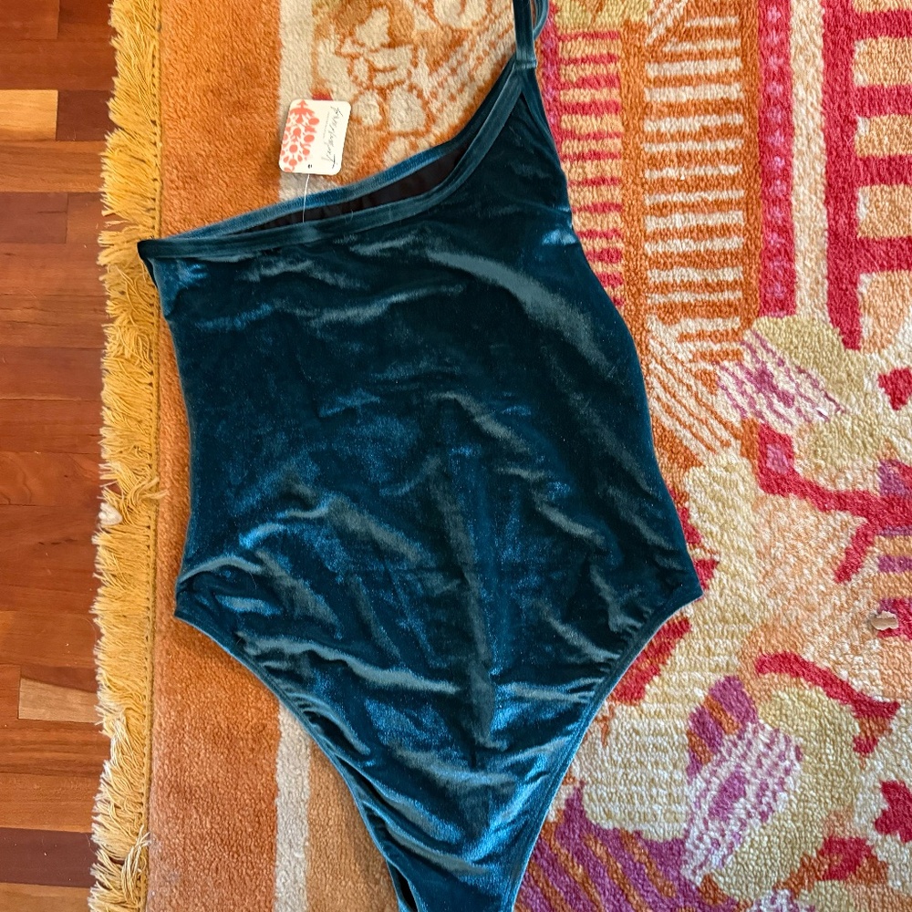 Gnash swim green moss velvet one shoulder swimsuit one piece nwt Large L - Picture 6 of 6